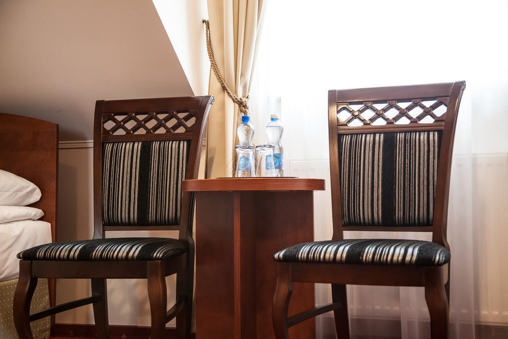 Hotel Stara Gorzelnia Lichen Stary Room photo