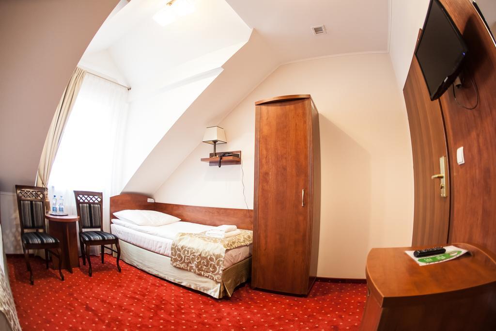 Hotel Stara Gorzelnia Lichen Stary Room photo