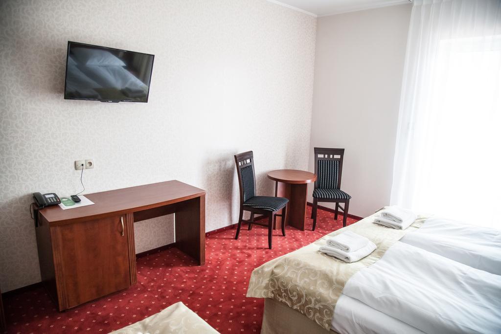 Hotel Stara Gorzelnia Lichen Stary Room photo
